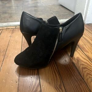 Dexflex Comfort Suede Leather Zip Ankle High Heel Booties